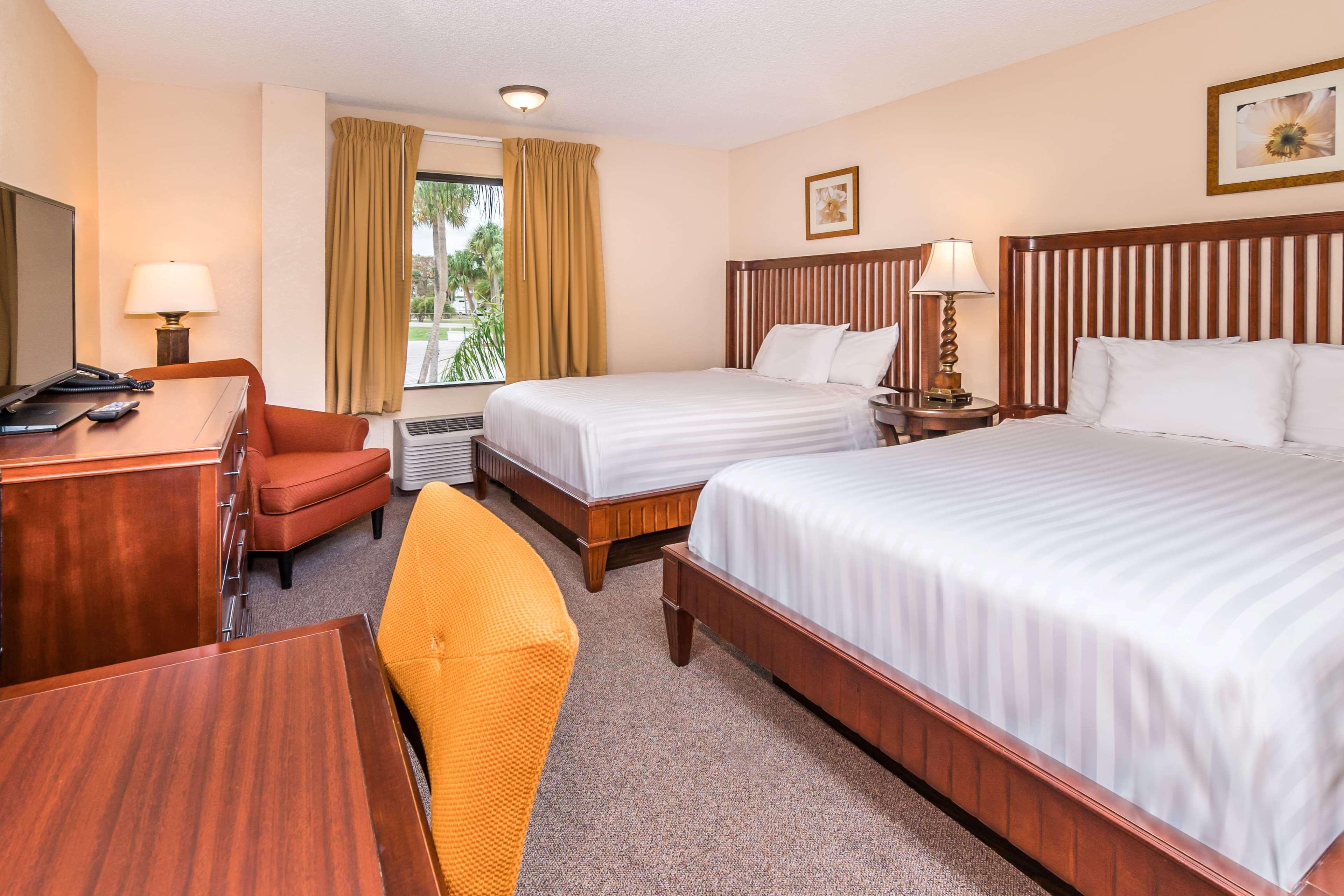 Days Inn & Suites By Wyndham Lake Okeechobee Eksteriør bilde