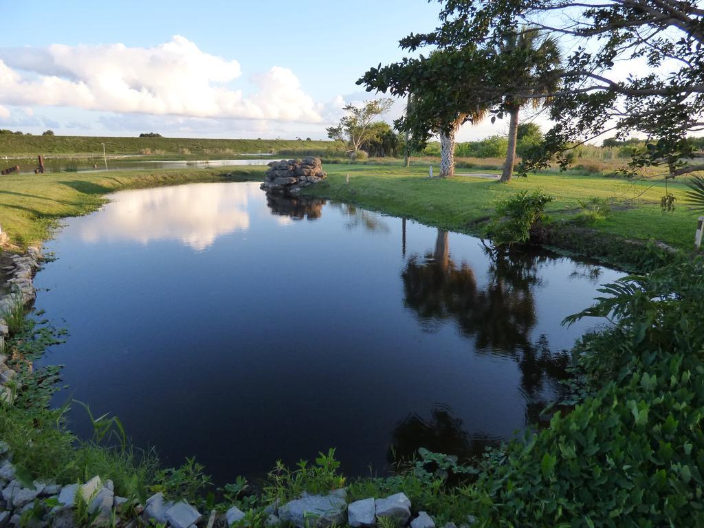 Days Inn & Suites By Wyndham Lake Okeechobee Eksteriør bilde
