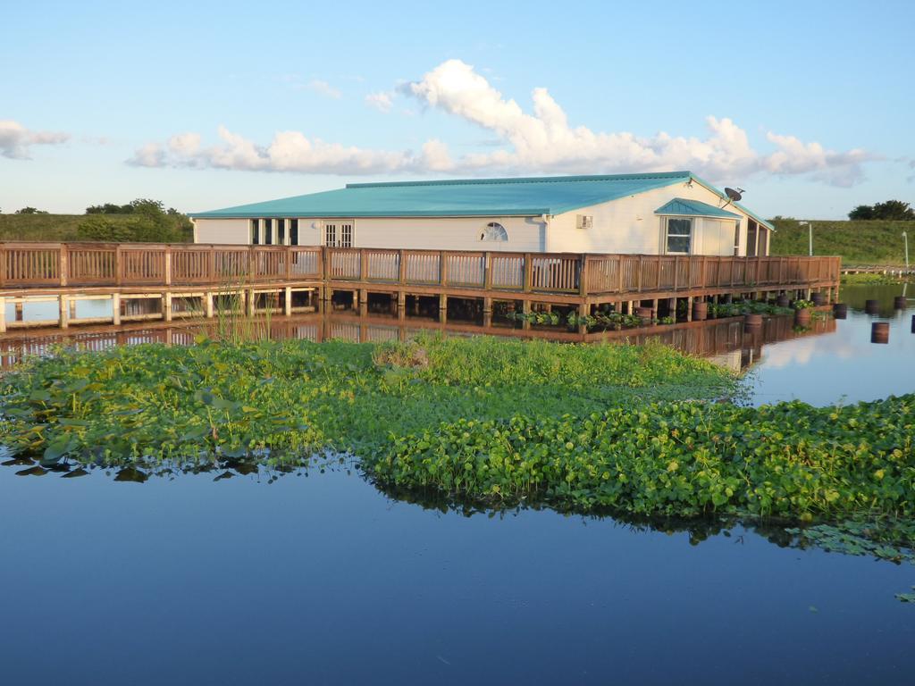Days Inn & Suites By Wyndham Lake Okeechobee Eksteriør bilde
