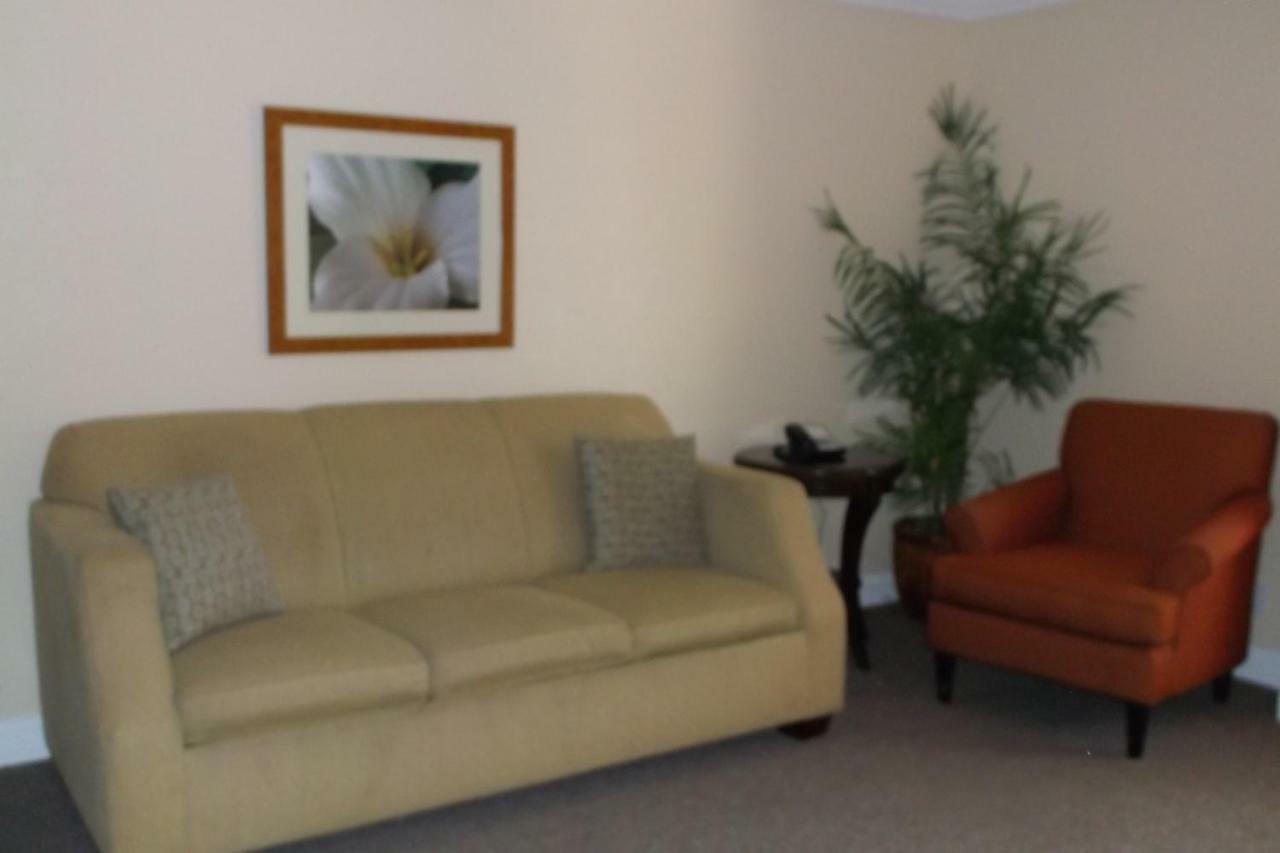 Days Inn & Suites By Wyndham Lake Okeechobee Eksteriør bilde