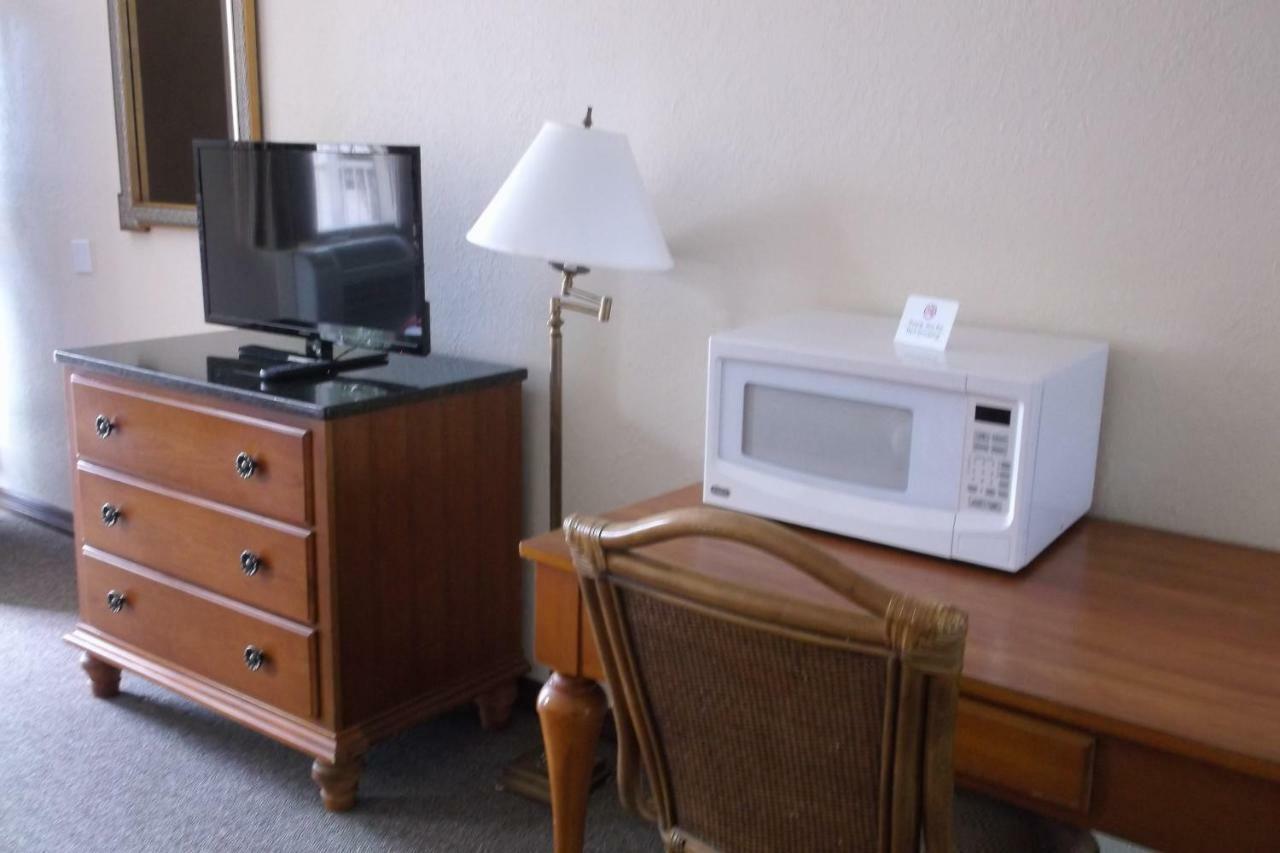 Days Inn & Suites By Wyndham Lake Okeechobee Eksteriør bilde